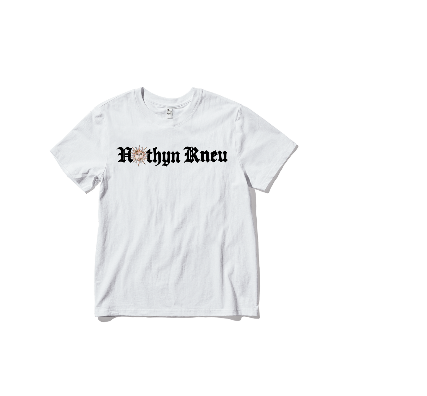 NOTHYN KNEU CREST TEE (WHITE)
